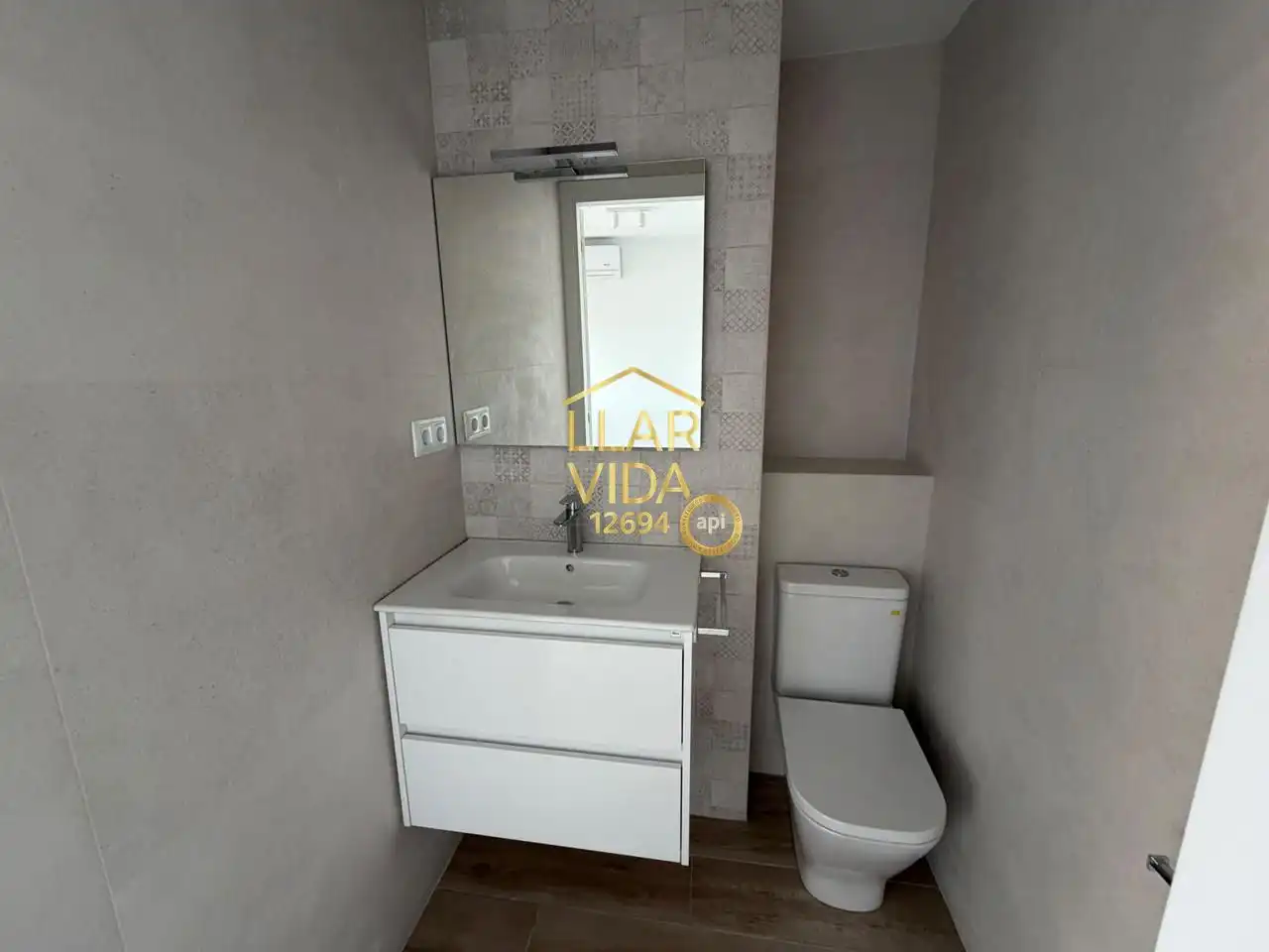 Badezimmer von Maisonette zur Miete in Lleida mit Klimaanlage und Terrasse