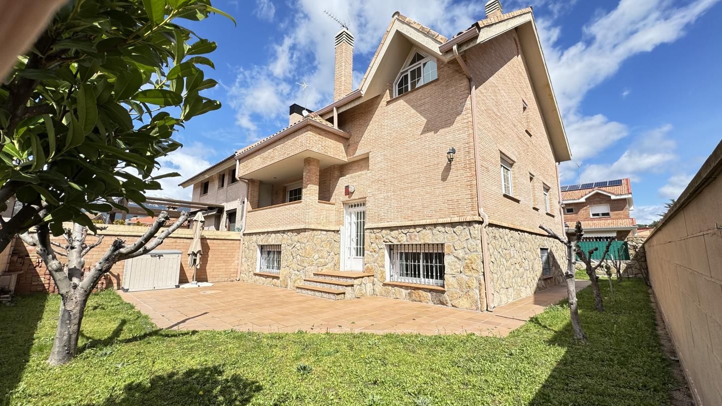 Casa adosada en venda a Soto del Real
