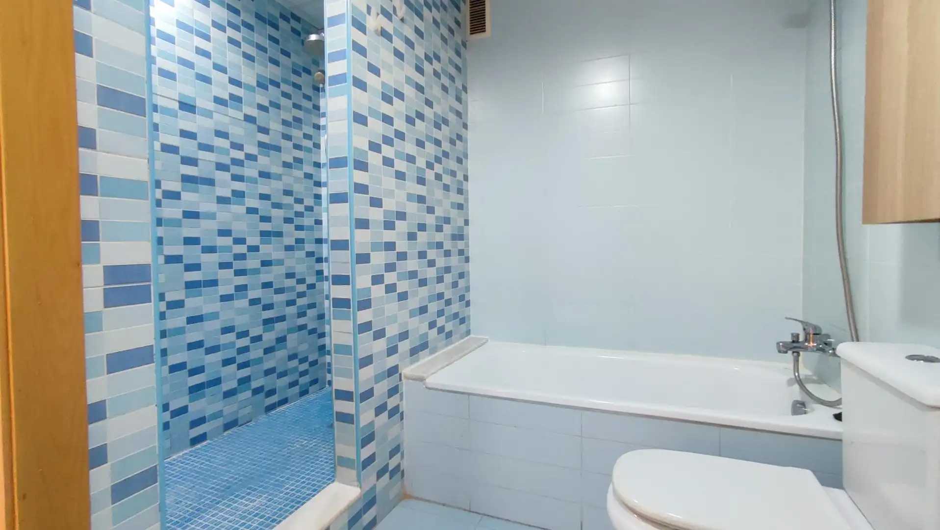 Baño de Piso en venta en Vilallonga / Villalonga con Alarma