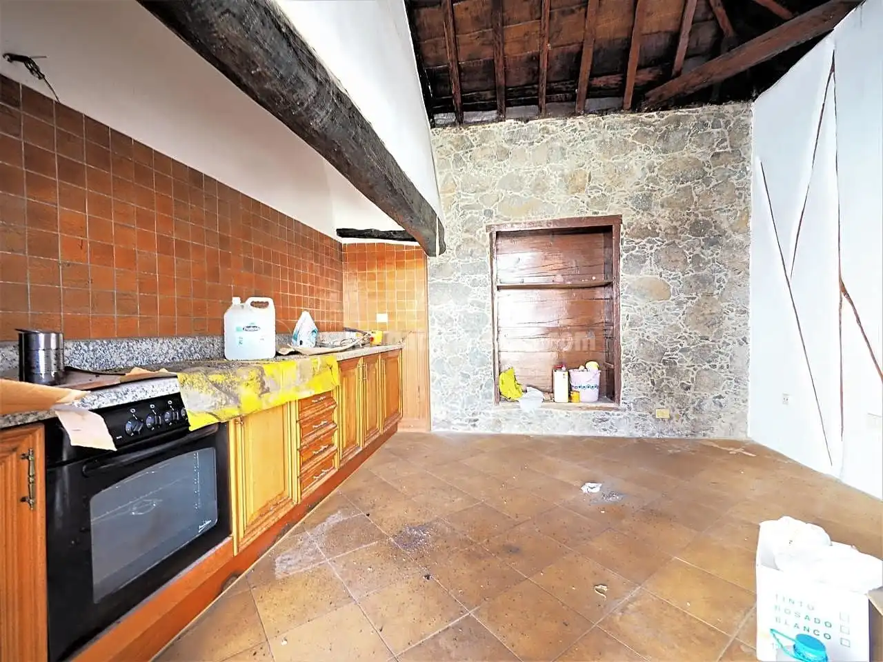 Cuina de Casa o xalet en venda en Icod de los Vinos amb Jardí privat