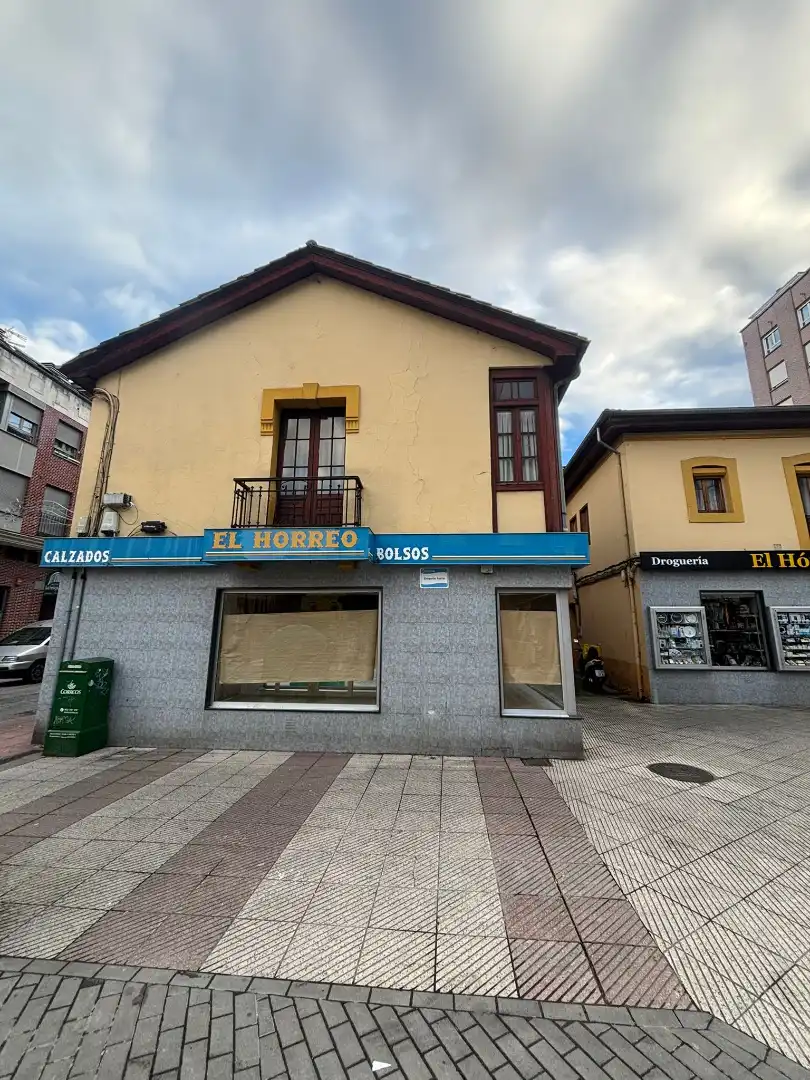 Gemischtgenutztes Gebäude zum Verkauf in Calle Melquiades Álvarez 41, imagen 3