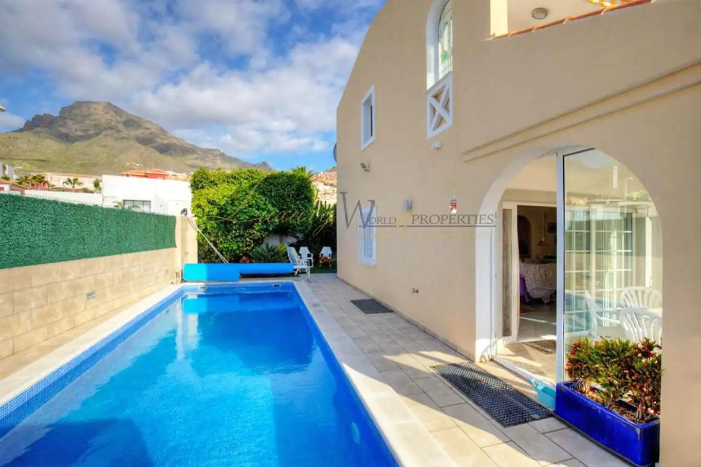 Adosado con piscina en venta en Kurt Konrad Mayer