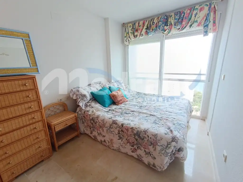 Habitación de Piso en venta en Benidorm con Jardín privado, Piscina y Amueblado