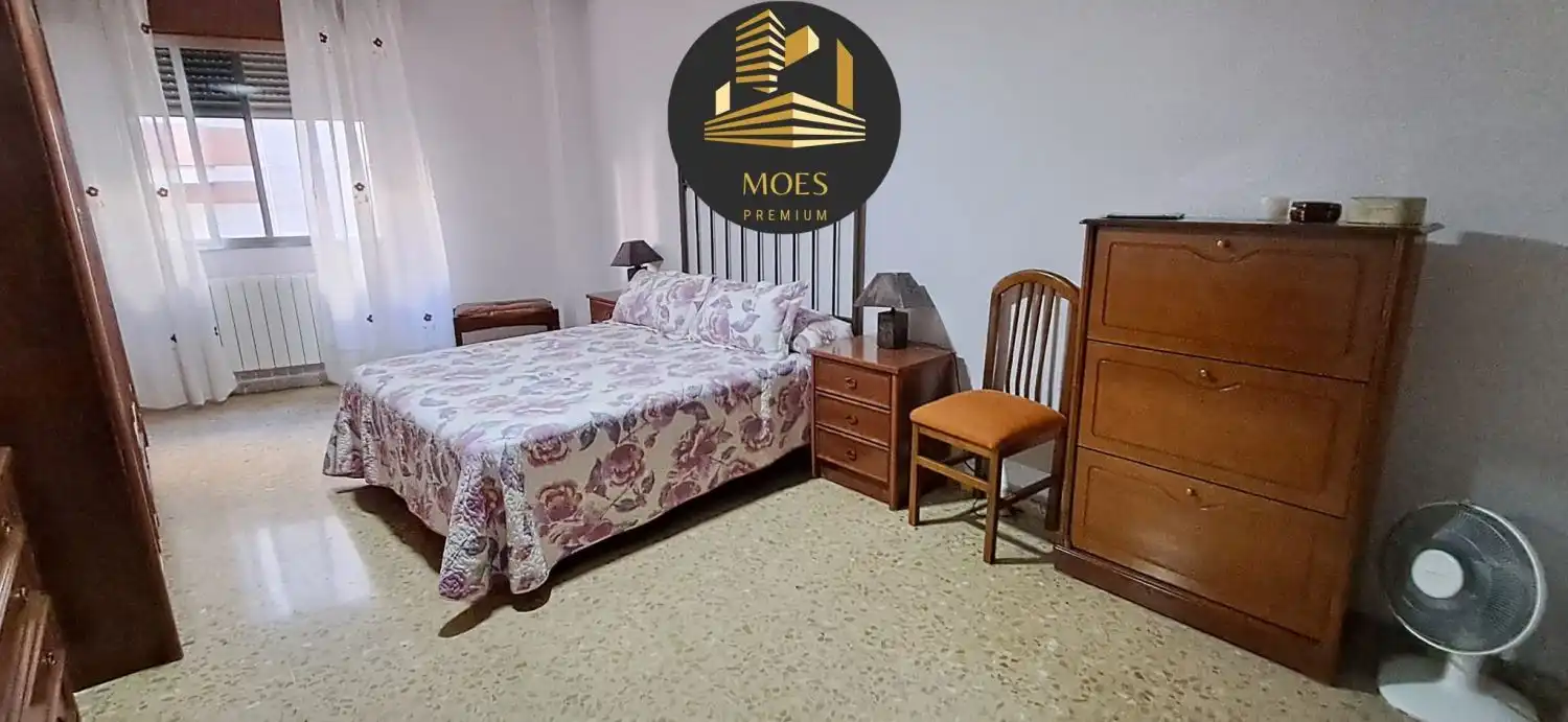 Dormitori de Pis en venda en Jaén amb Aire condicionat, Calefacció i Parquet