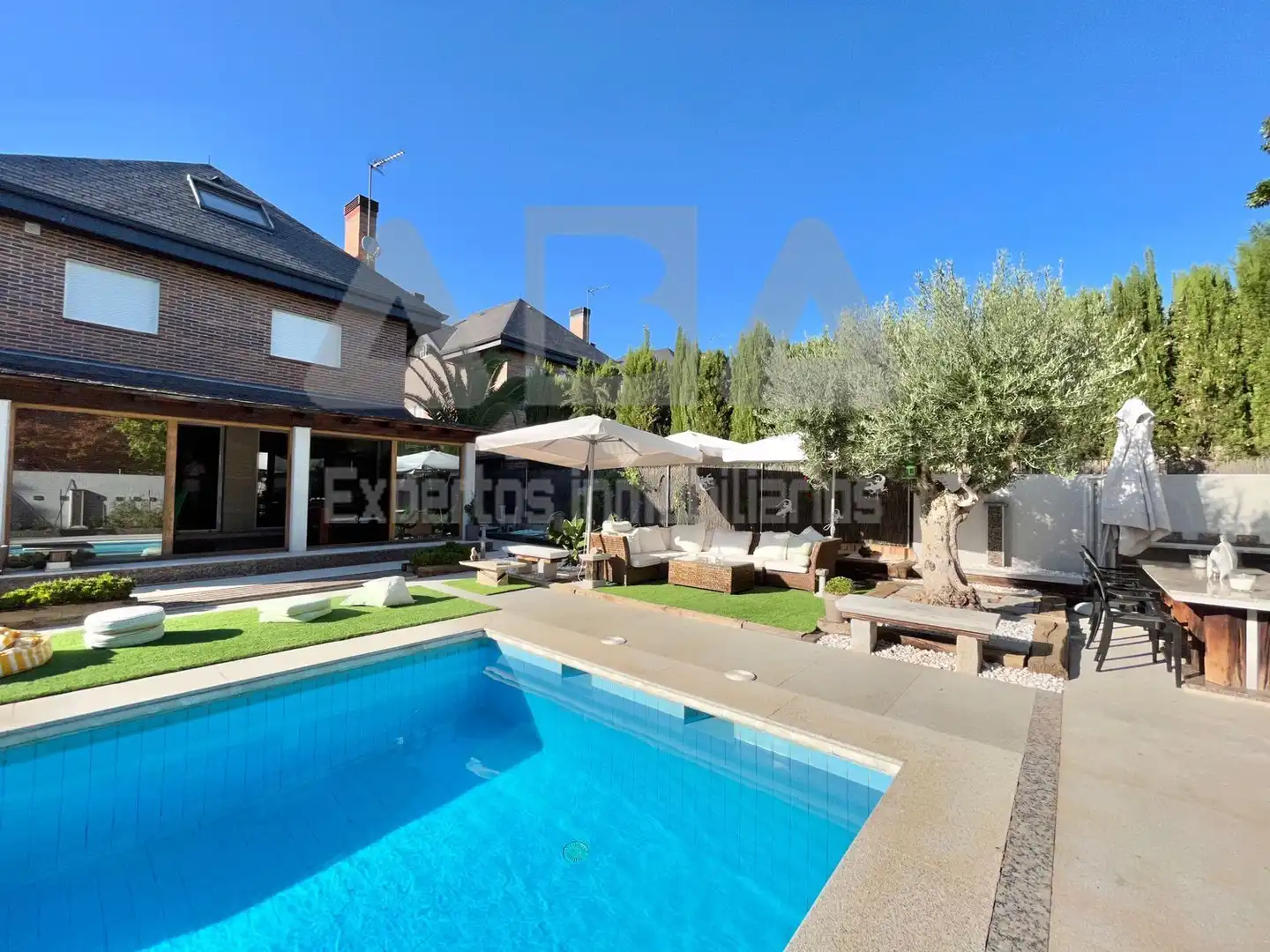 Exterior view of Houses for sale in Torrelodones  with Air Conditioner, Heating and Private garden