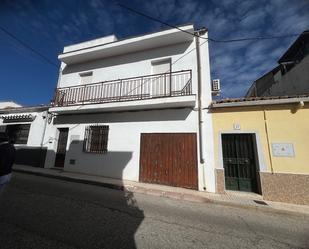 Exterior view of House or chalet for sale in Linares  with Private garden, Terrace and Balcony