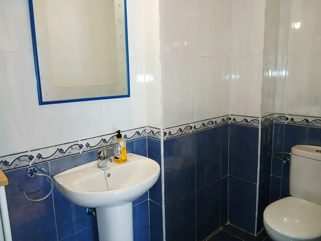 Bany de Pis en venda en Zorraquín amb Calefacció, Terrassa i Moblat