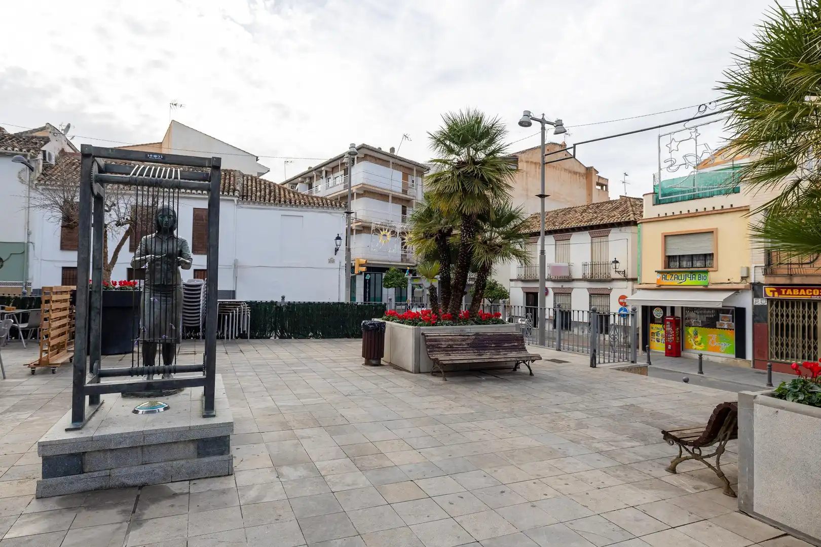 Vista exterior de Casa o xalet en venda en La Zubia amb Balcó