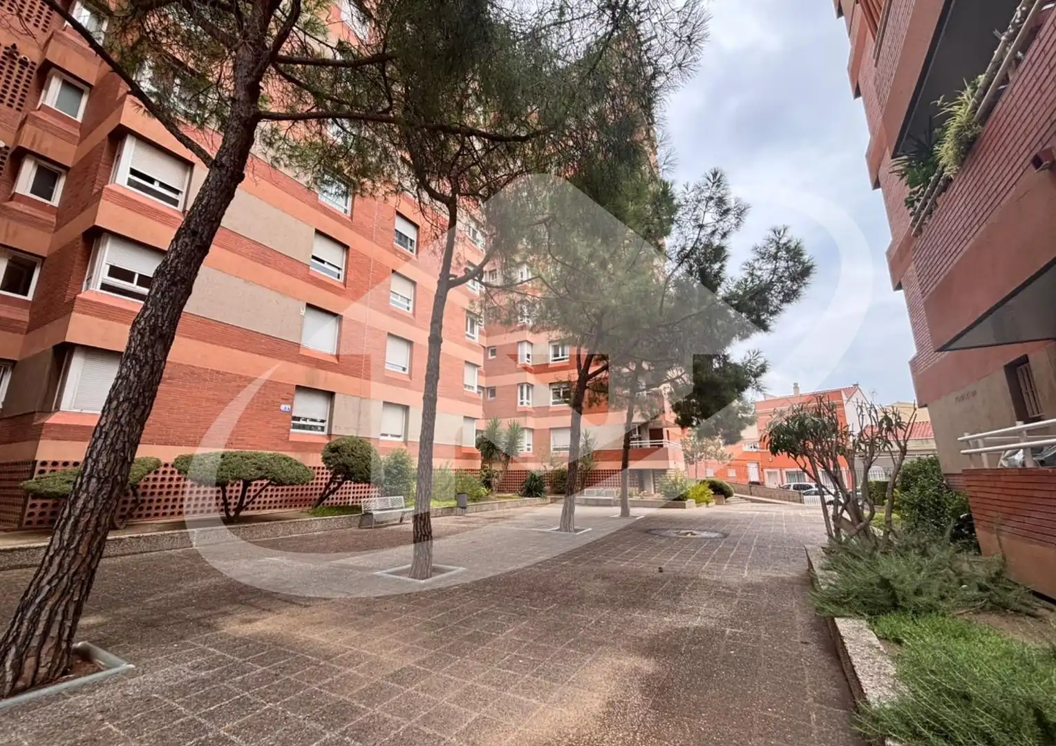 Exterior view of Flat for sale in Creu Alta - Puiggener