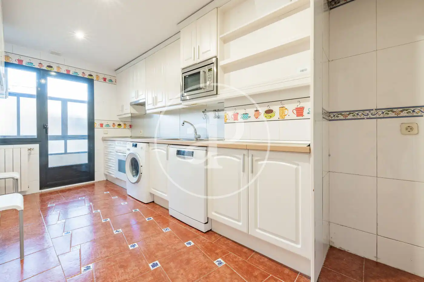Küche von Wohnung zum Verkauf in La Moraleja mit Klimaanlage, Heizung und Privatgarten