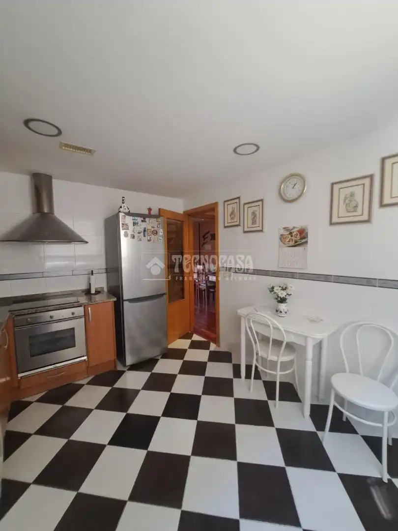 Cocina de Casa adosada en venta en María de Huerva con Aire acondicionado, Calefacción y Jardín privado