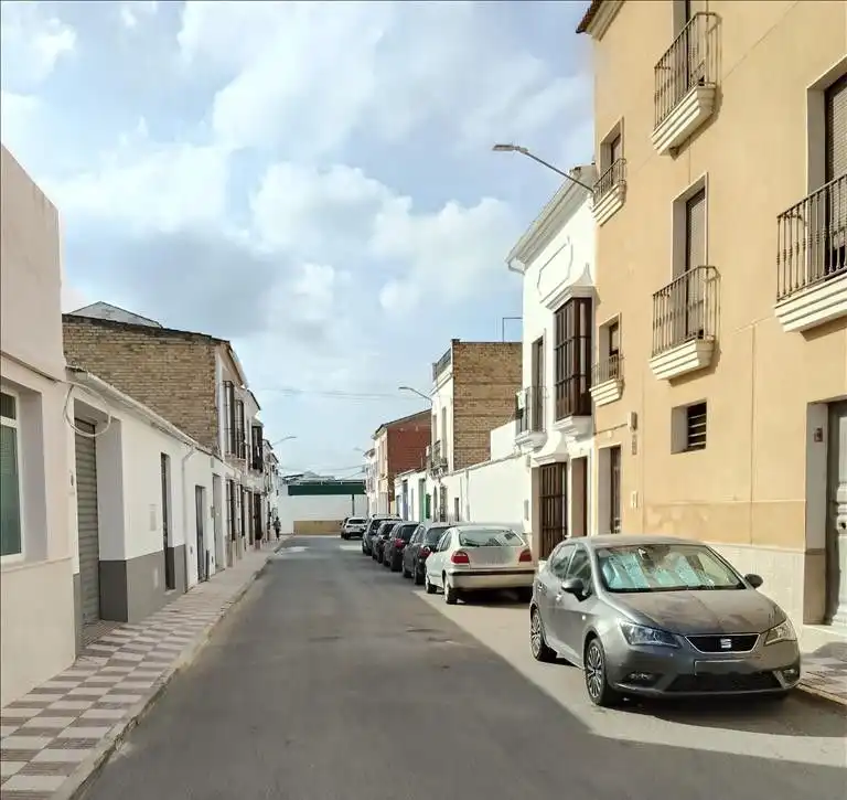 Außenansicht von Residential zum Verkauf in Pedrera