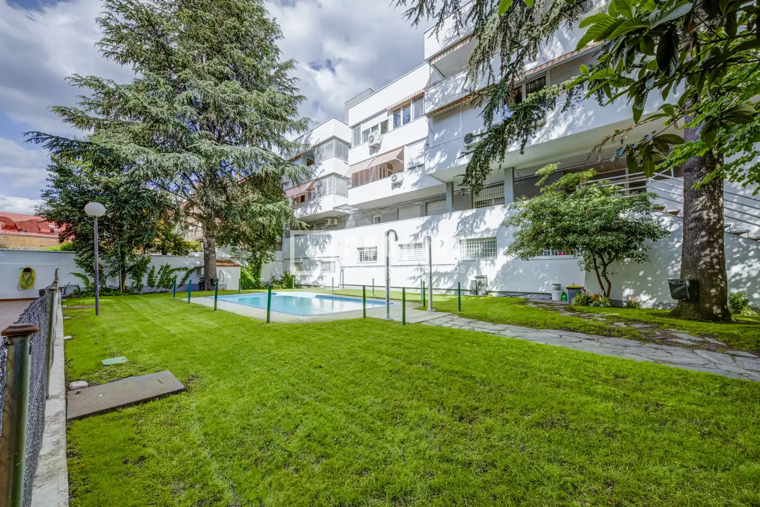Piscina de Pis en venda en Pozuelo de Alarcón amb Aire condicionat, Calefacció i Terrassa