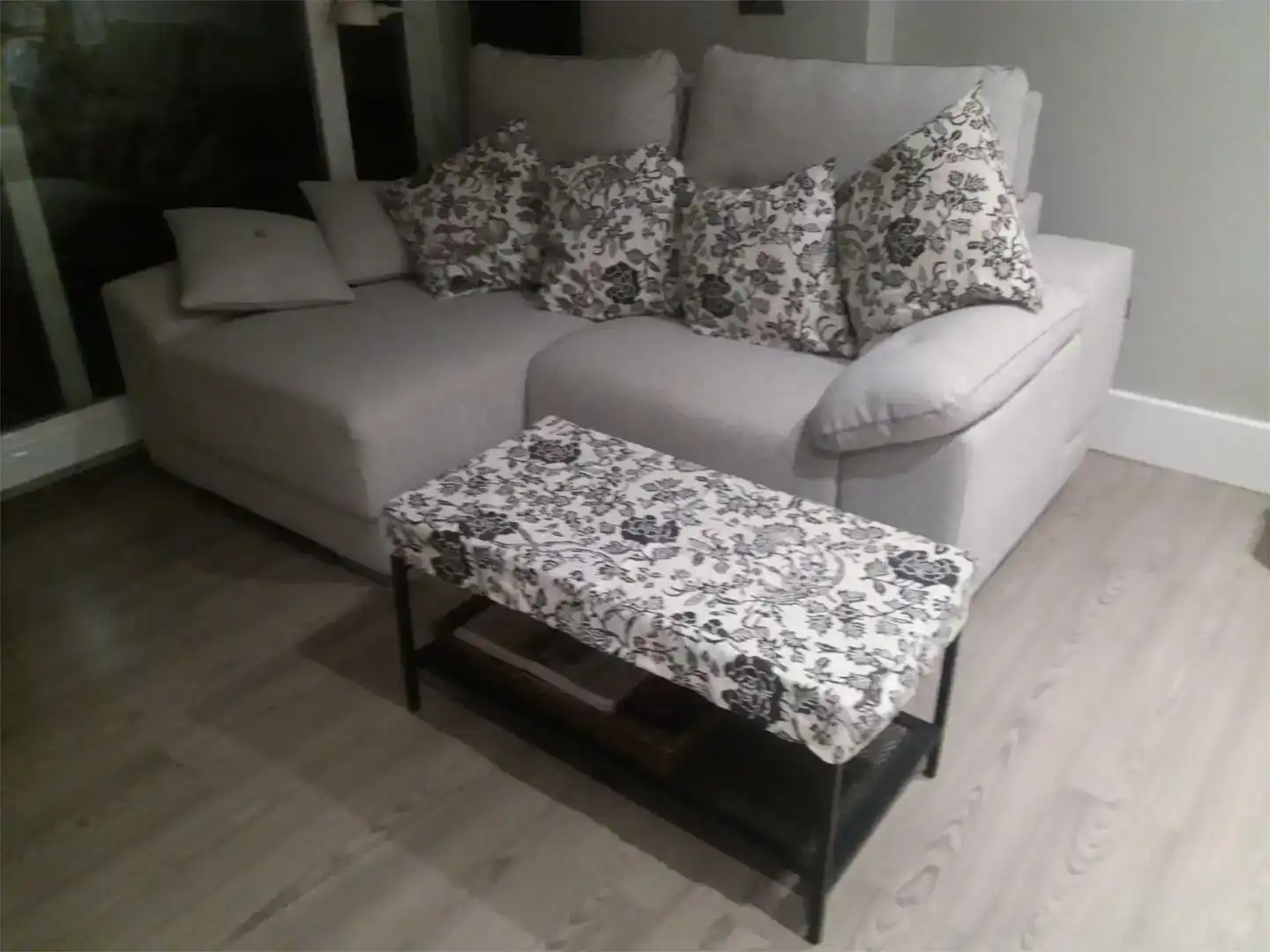 Living room of Attic for share in Bilbao   with Parquet flooring, Furnished and Balcony