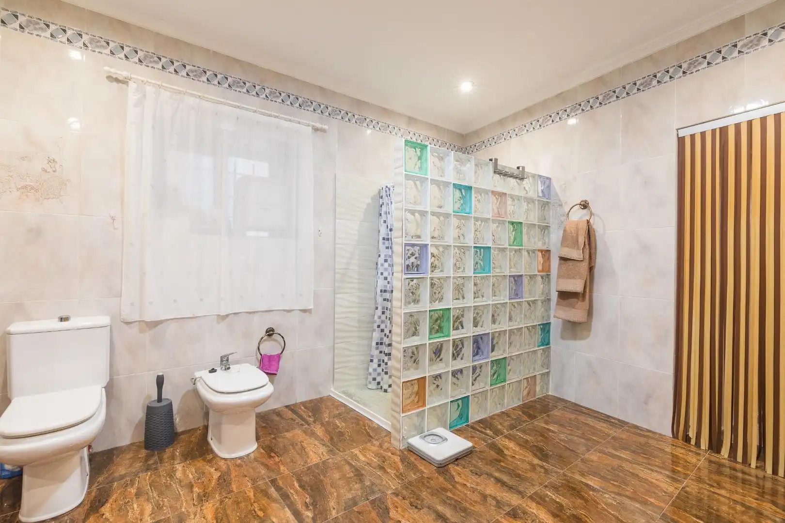 Bathroom of Houses for sale in Elche / Elx  with Private garden, Terrace and Storage room