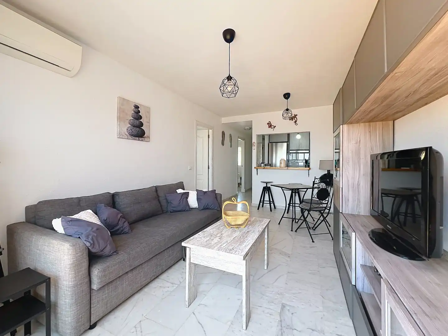 Sala de estar de Ático en venta en Casares con Aire acondicionado, Terraza y Piscina