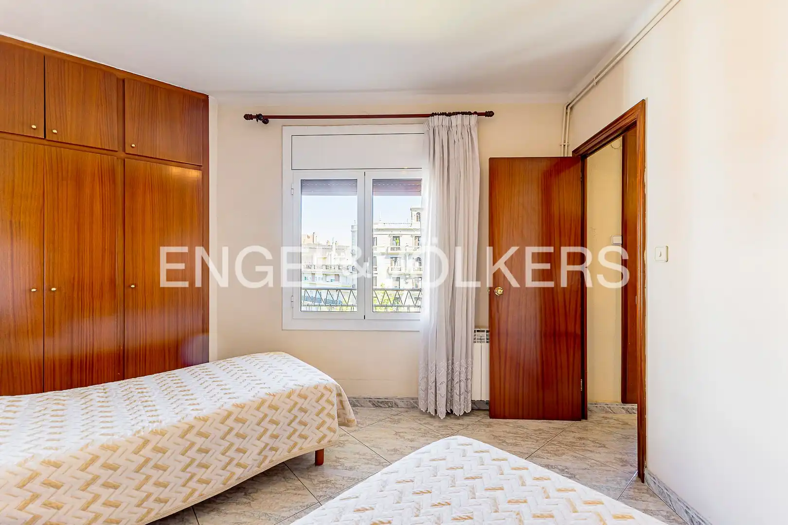 Schlafzimmer von Wohnung zum Verkauf in Barcelona mit Heizung und Balkon