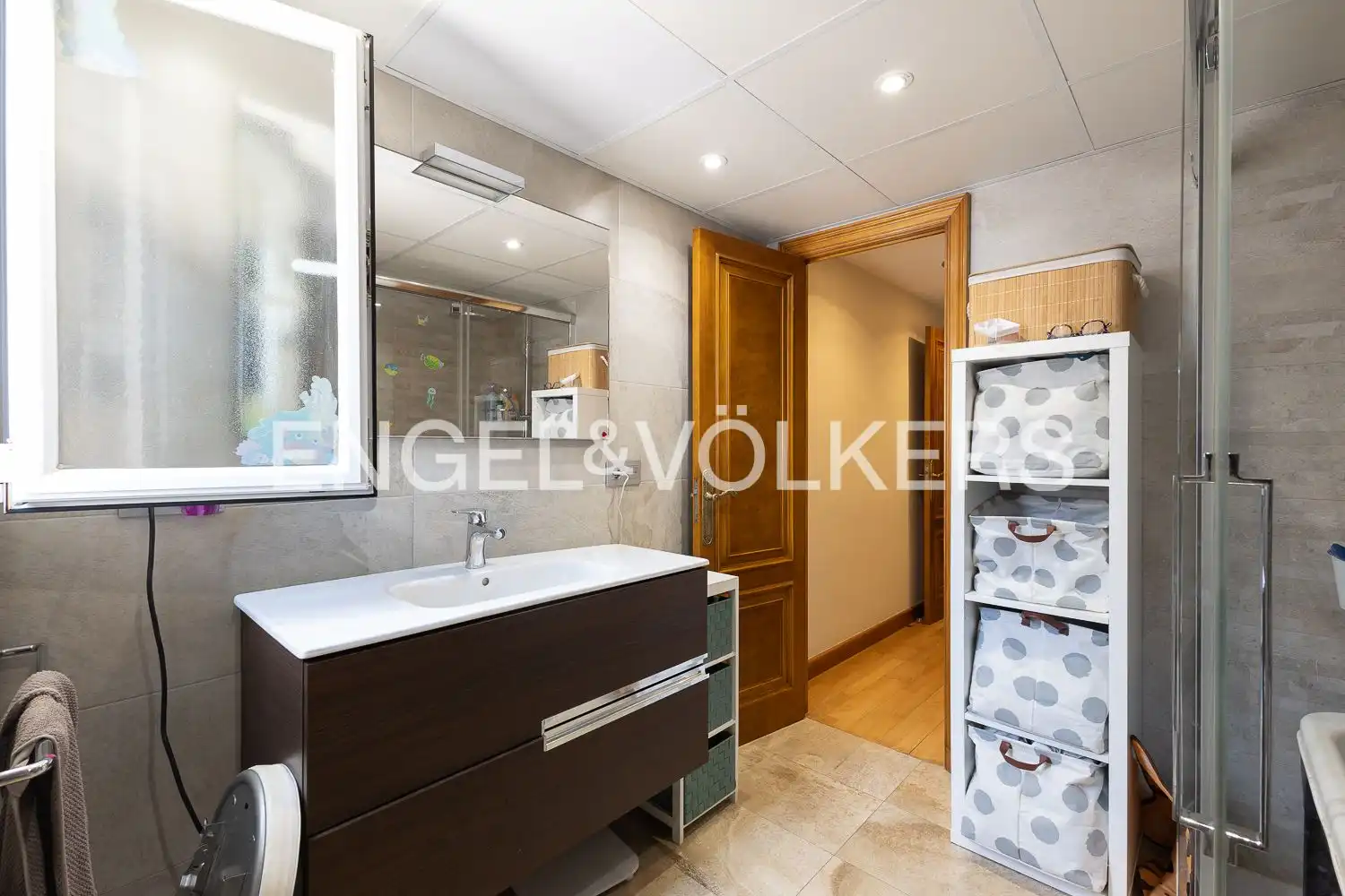 Baño de Piso en venta en Valencia con Aire acondicionado, Calefacción y Amueblado