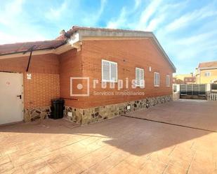 Exterior view of House or chalet for sale in Pioz  with Heating, Terrace and Storage room