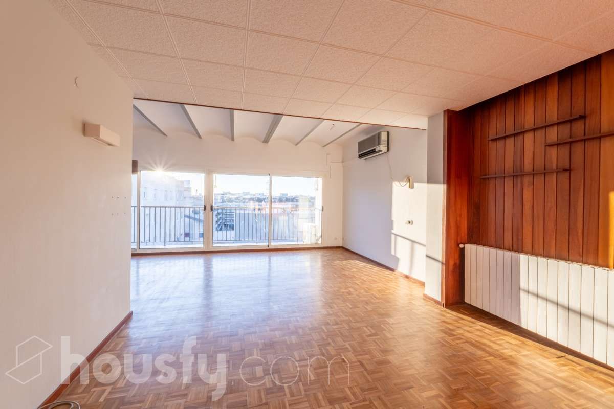 Sala d'estar de Dúplex en venda en Vilanova i la Geltrú amb Aire condicionat, Calefacció i Parquet