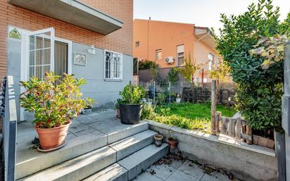 Jardí de Casa adosada en venda en Villalbilla amb Aire condicionat, Calefacció i Jardí privat