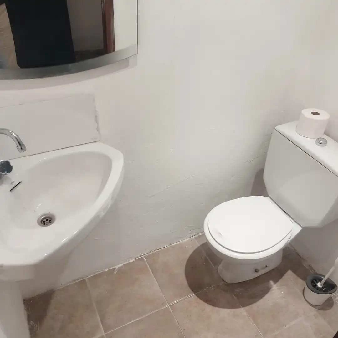 Baño de Local de alquiler en Santa Coloma de Gramenet