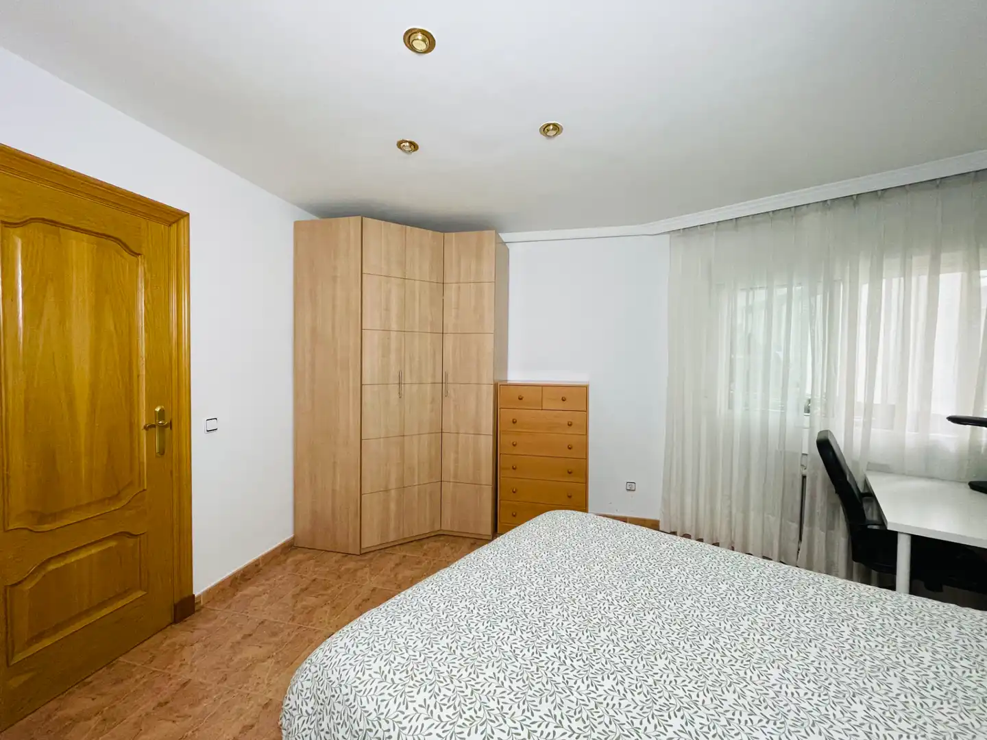 Schlafzimmer von Wohnung zum Verkauf in Zaragoza mit Klimaanlage, Möbliert und Balkon
