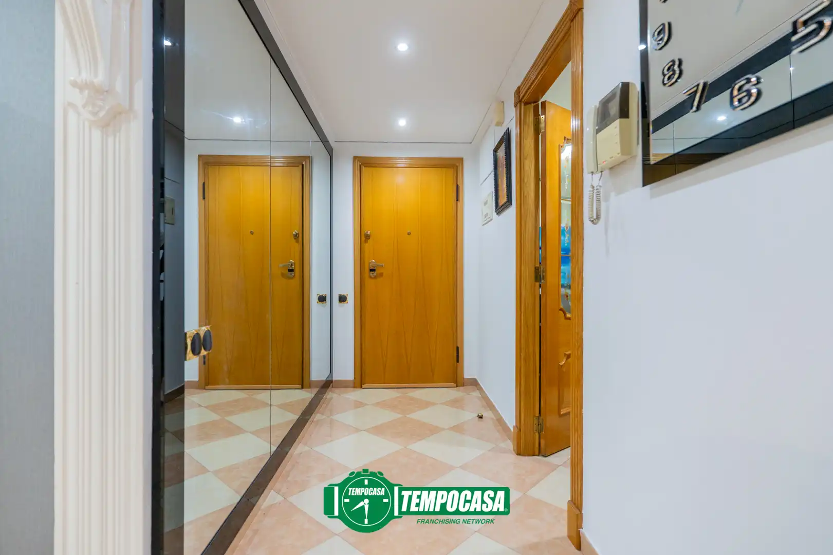 Flat with terrace for sale in Calle de José Aguilar 40, imagen 3