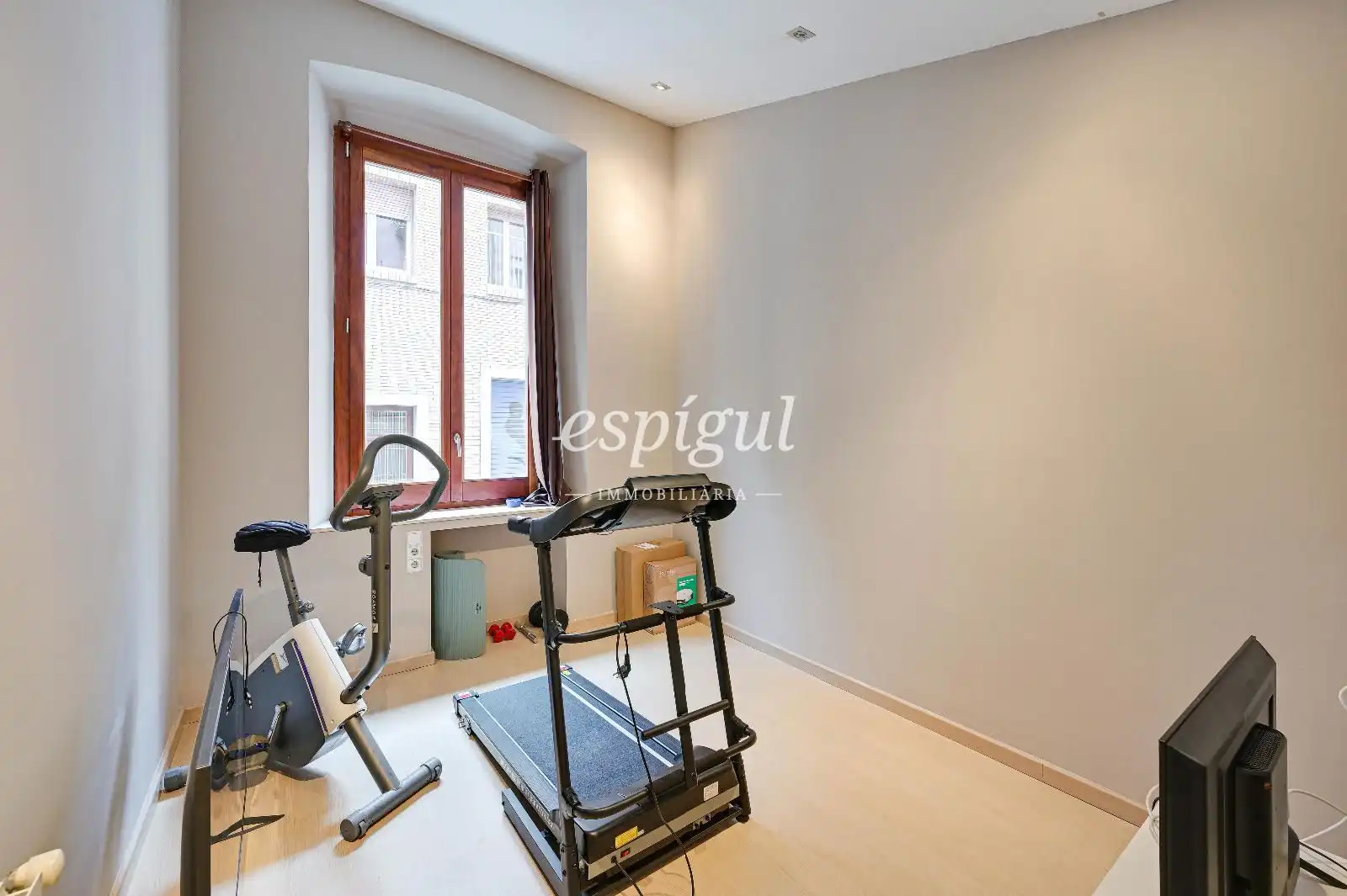 Habitación de Piso en venta en Girona con Calefacción, Terraza y Amueblado