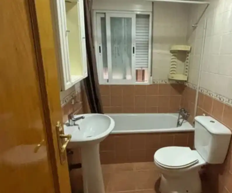 Badezimmer von Wohnung zum Verkauf in Armilla mit Heizung und Terrasse