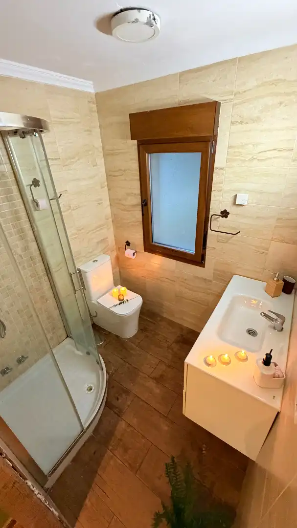 Badezimmer von Haus oder Chalet zur Miete in Gijón  mit Heizung, Privatgarten und Möbliert