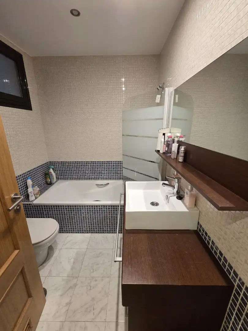 Baño de Piso en venta en Gijón  con Calefacción, Jardín privado y Parquet