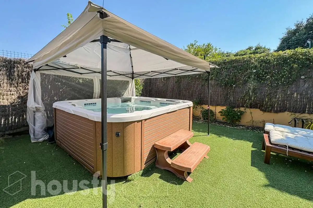 Jardín de Casa o chalet en venta en Girona con Aire acondicionado, Calefacción y Jardín privado
