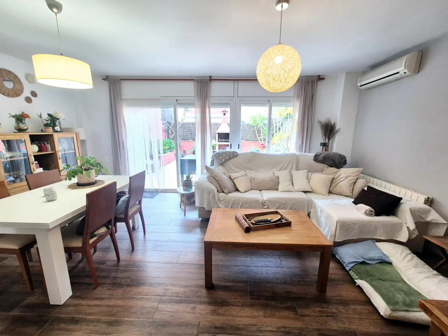 Sala d'estar de Casa adosada en venda en Malgrat de Mar amb Aire condicionat, Calefacció i Jardí privat