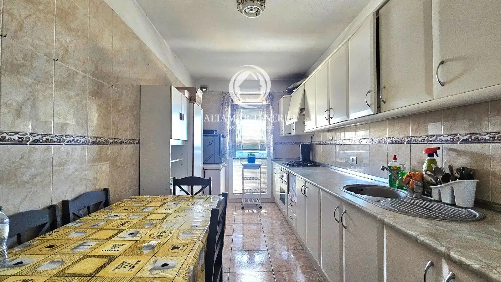 Cuina de Apartament en venda en Guía de Isora amb Traster i Moblat