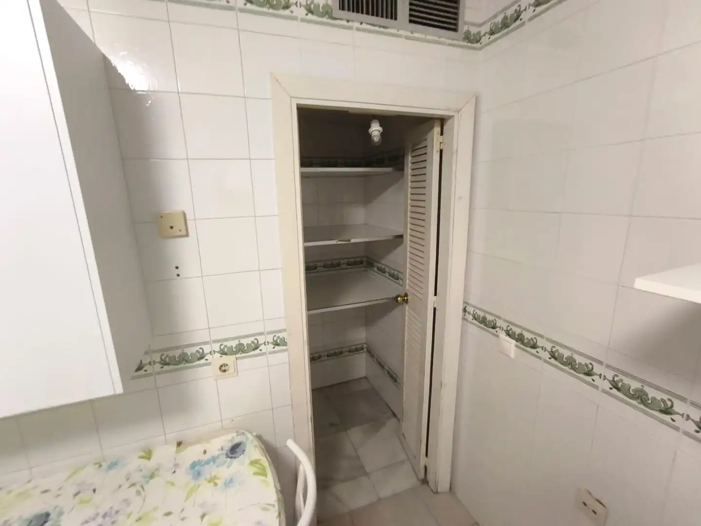 Bany de Pis en venda en Huelva amb Aire condicionat
