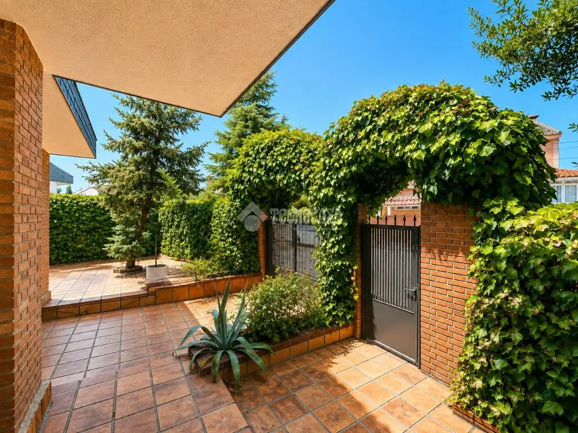 Jardí de Casa adosada en venda en Griñón amb Calefacció, Jardí privat i Terrassa