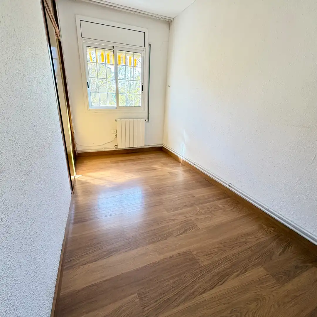 Bedroom of Flat for sale in Sant Boi de Llobregat  with Air Conditioner, Heating and Furnished