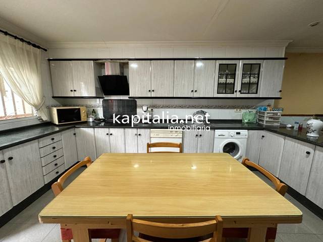 Casa adosada en Venta en Benisuera