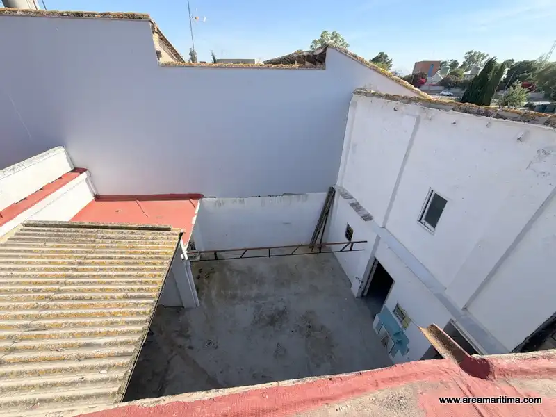 Vista exterior de Casa adosada en venta en Valencia con Trastero y Alarma