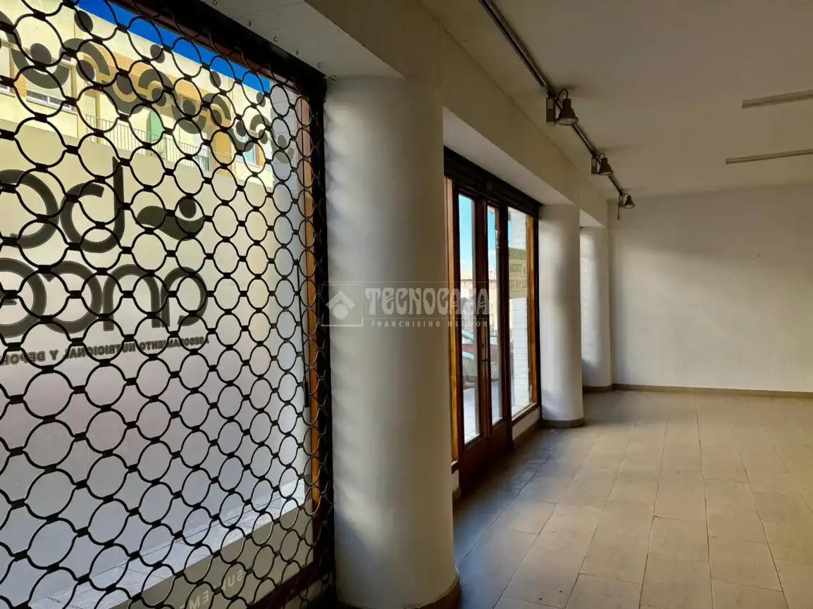 Local comercial en venda a Av. de la Constitución, imagen 16