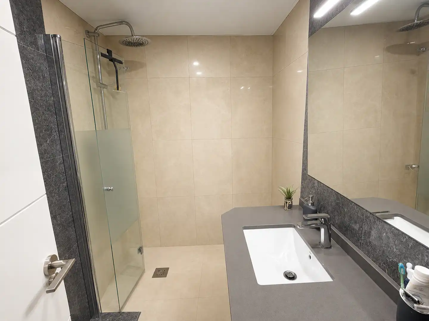 Badezimmer von Wohnung zur Miete in Azuqueca de Henares mit Klimaanlage, Heizung und Ofen