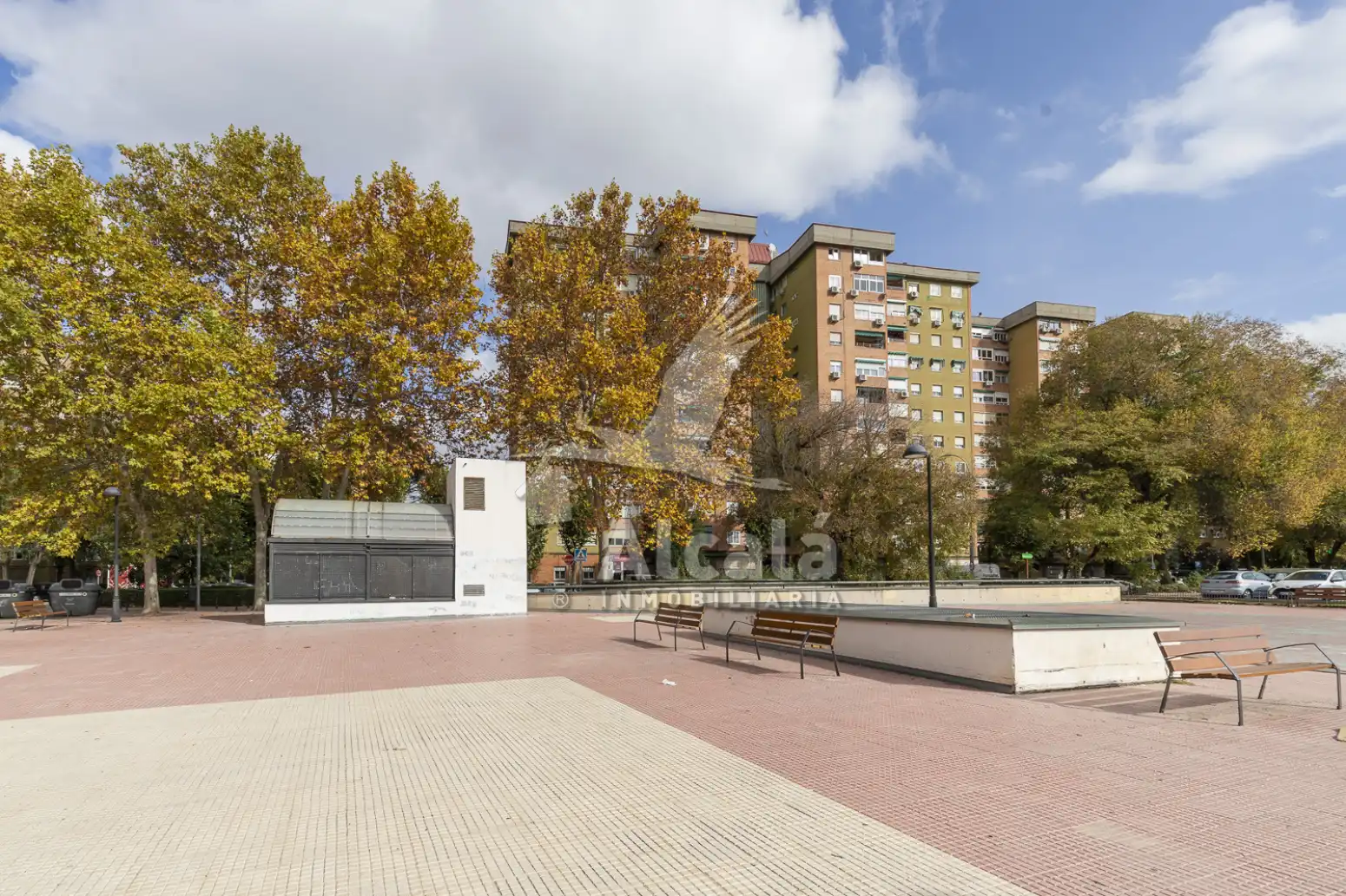 Vista exterior de Garaje en venta en Alcalá de Henares