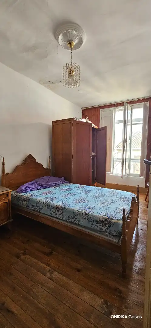 Habitación de Edificio en venta en Chantada