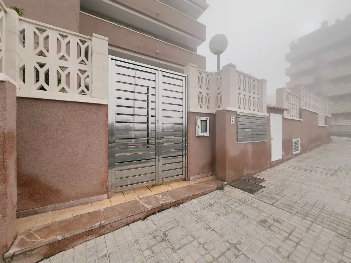 Vista exterior de Apartamento en venta en Elche / Elx con Aire acondicionado, Terraza y Amueblado