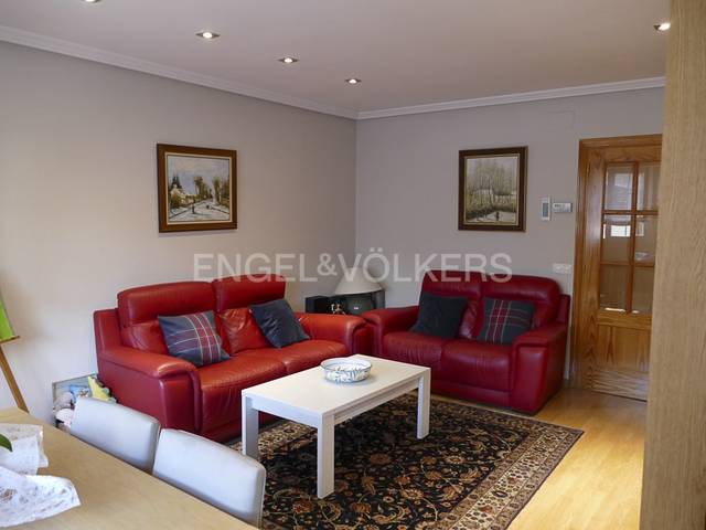 Dúplex en Venta en Villalba Estación