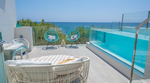 ATICO EN PRIMERA LINEA DE MAR, CON TERRAZA Y PISCINA PRIVADA, imatge 2