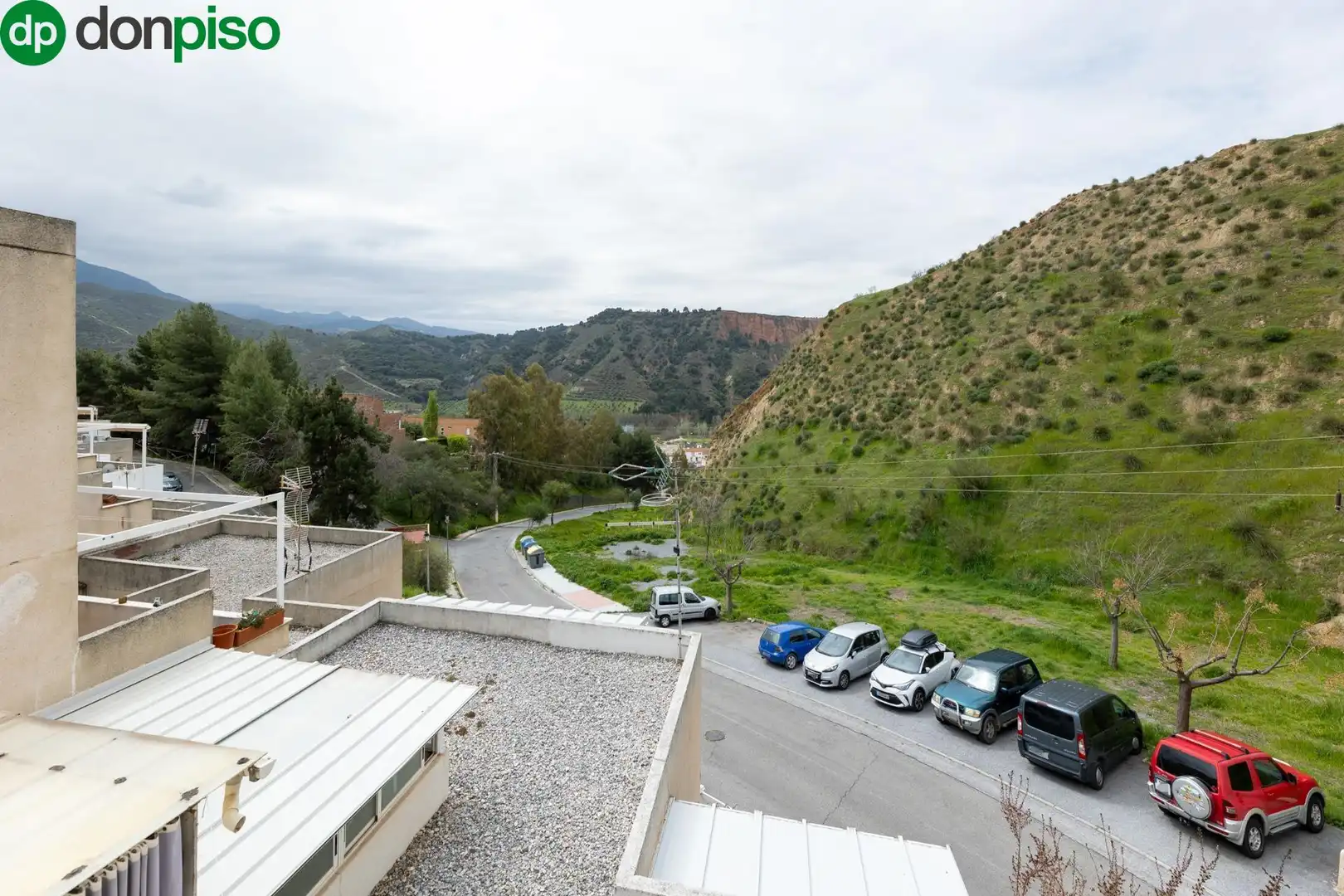Vista exterior de Casa adosada en venta en Cenes de la Vega con Calefacción y Terraza