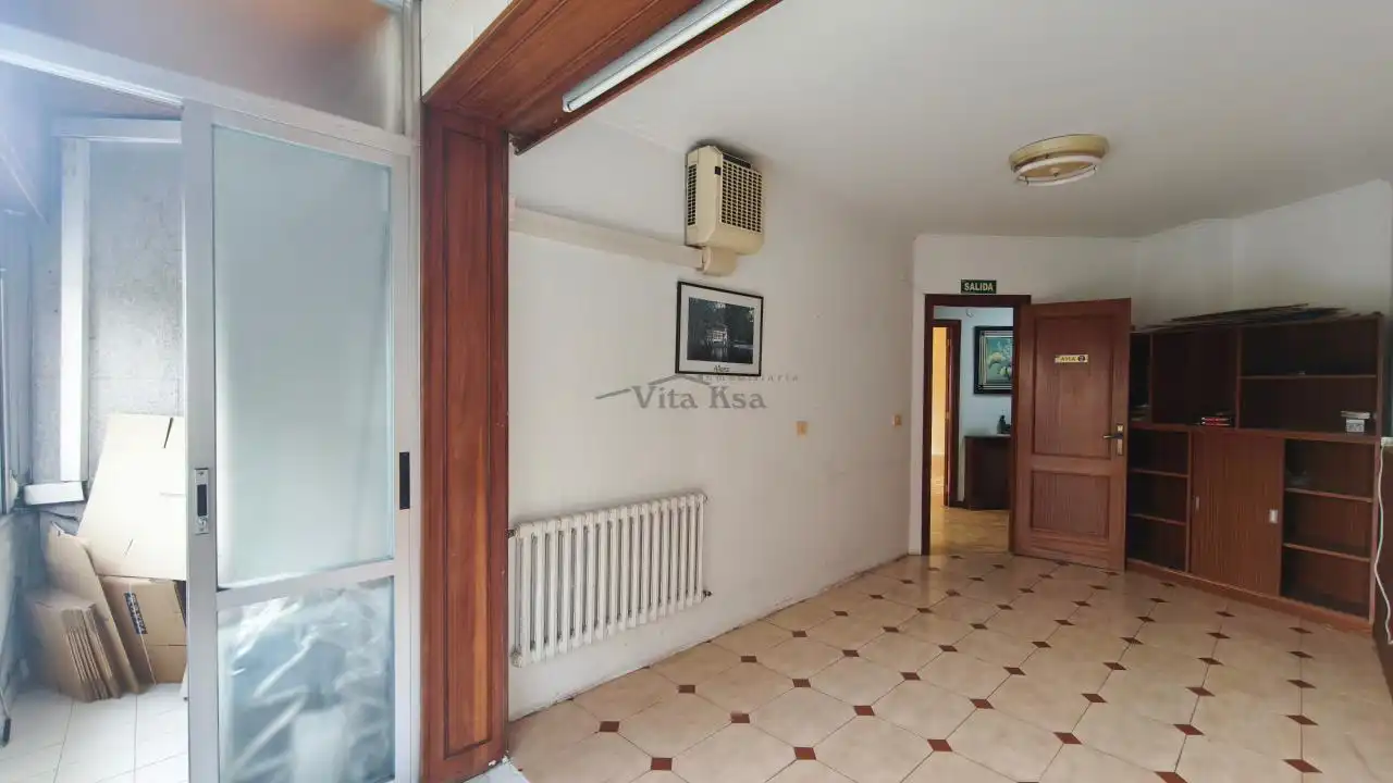 Piso en venta en Ourense Capital  con Calefacción, Parquet y Trastero