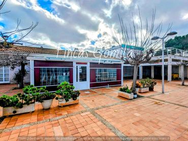 Business premises for sale in romani